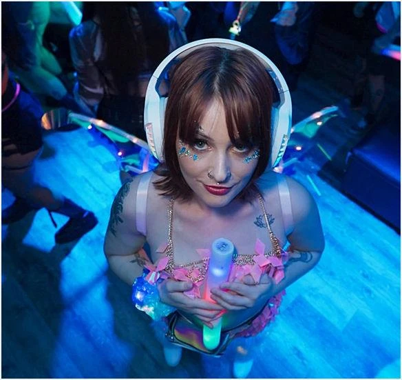 Cleo Moon - Silent Disco Party FullHD 1080p/HD 720p