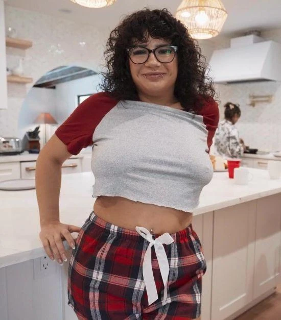 Kitty Kewpie, Alexis Perez - Dick Its Whats For Breakfast FullHD 1080p/HD 720p