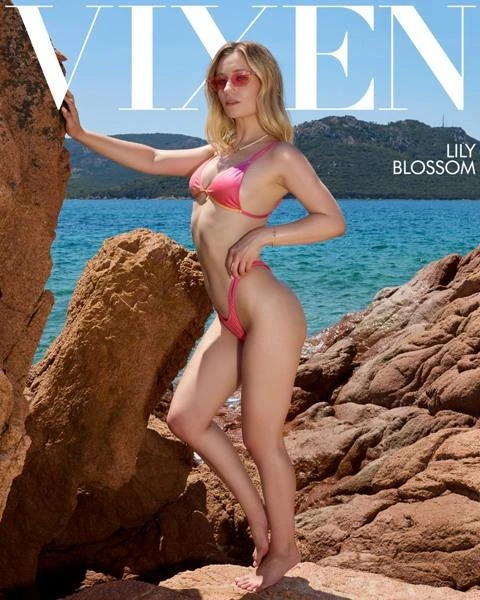 Lily Blossom - Blonde Babe Has Intense Holiday Sex With Stranger 4K 2160p/FullHD 1080p/HD 720p