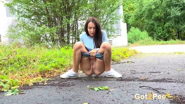 Cutie Mistika pees (1080p)