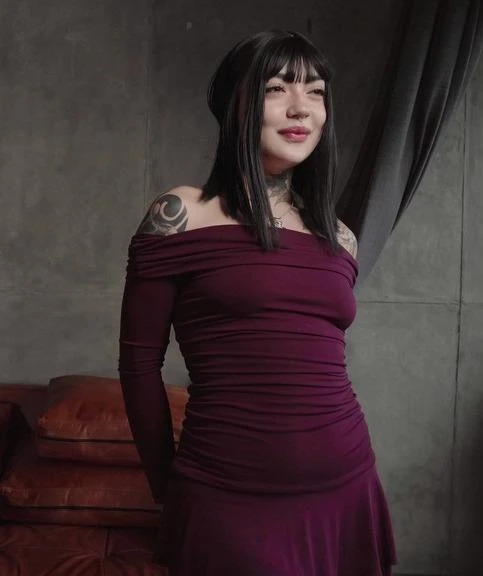 Aradiahell - Teacher slut gets fucked by 4 | Screams with triple penetration! FullHD 1080p/HD 720p