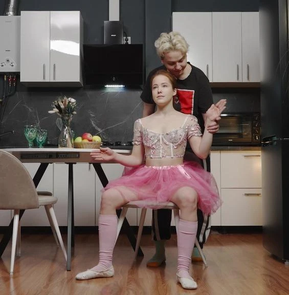 Nicole Murkovski - flexi Nicole Murkovski anal fucked like a real doll FullHD 1080p/HD 720p