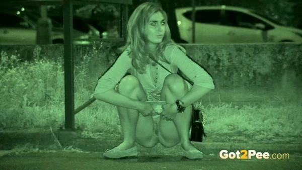 She Peeing good evening (1080p)