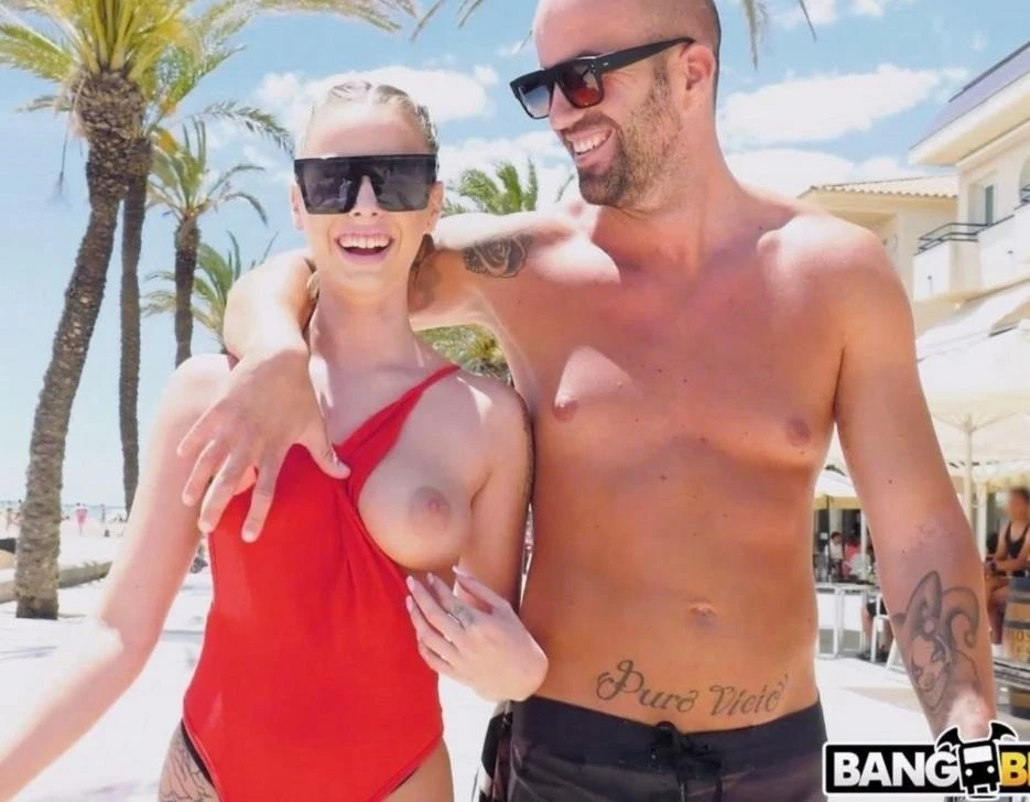 Lya Missy - Lya's Risky Sex Bench SD/1080p