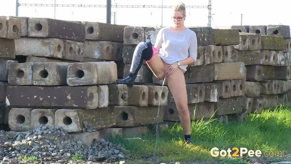 Pissing nea the railway (1080p)