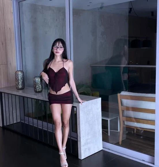 A big cock tears open the vagina of the girl with glasses, Emy Rouse. FullHD 1080p/HD 720p