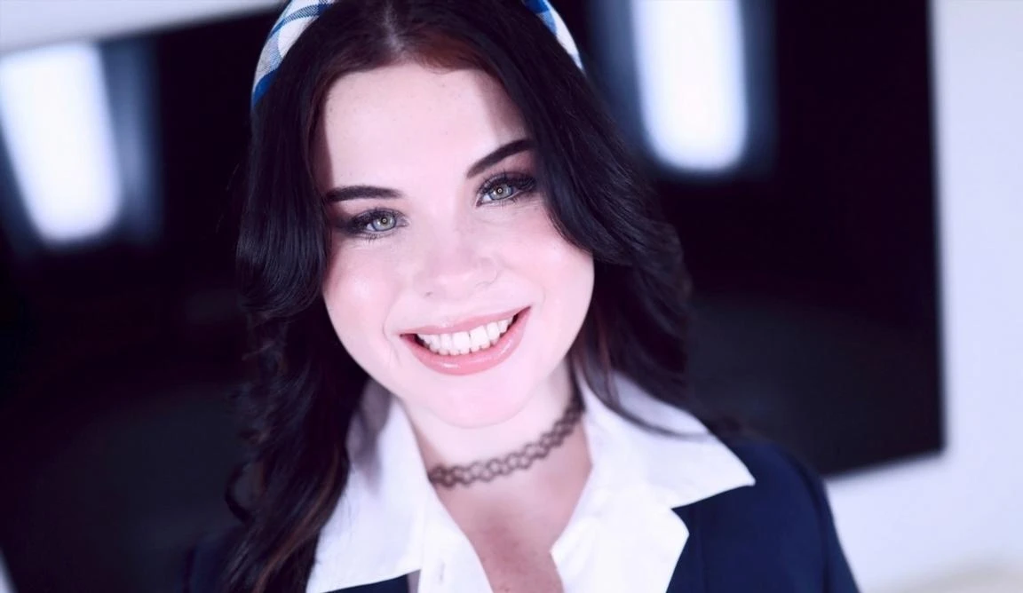 Lola Valentine - Fresh-Faced Lola Valentine Scores Some Extra Credit FullHD 1080p