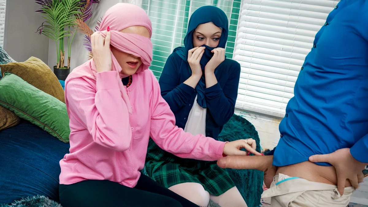 Hijab Hookup - Jade Valentine & Ruby Moon [4K/1080p]