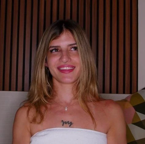 Miss Gray, Serena Gomes - Serena Gomes takes on 6 huge cocks that fuck her in every hole at the same time FullHD 1080p/HD 720p