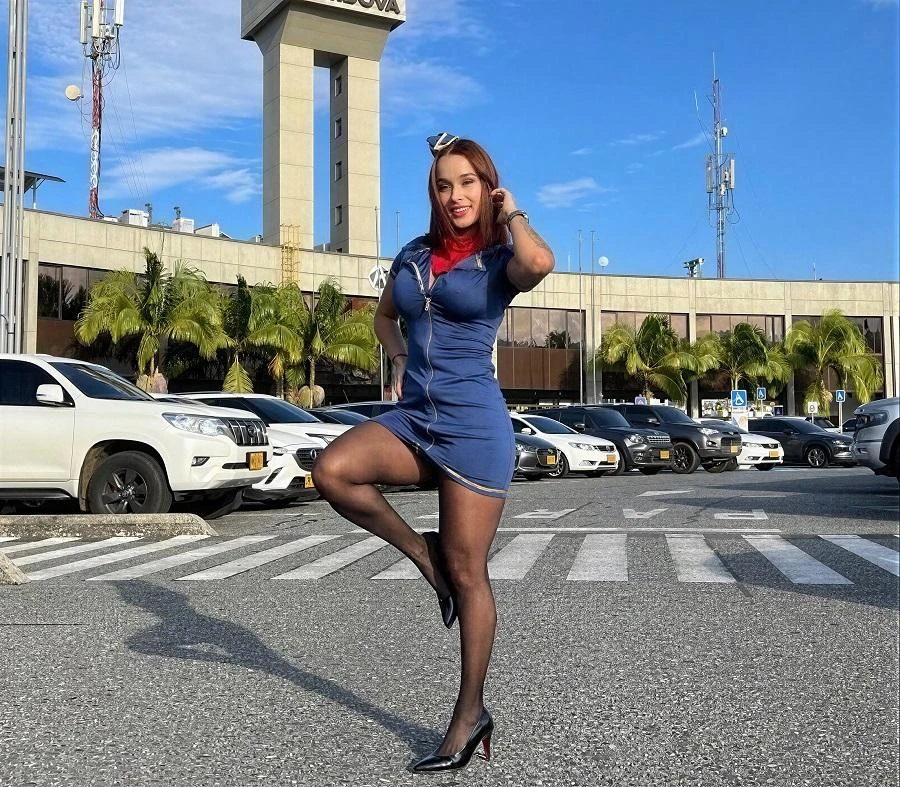 Abella Olsen - Colombian Stewardess Does Oral Sex At The Airport Then Gets Fucked Hard FullHD 1080p