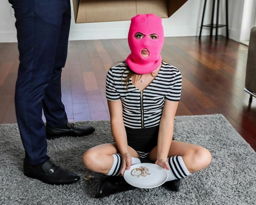 Ava Eden - Caught - SD/1080