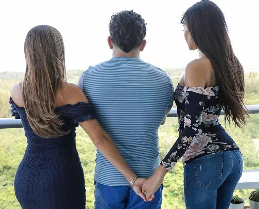 Havana Bleu, Gia Vendetti - My Foster Moms Took My Virginity - SD/1080p