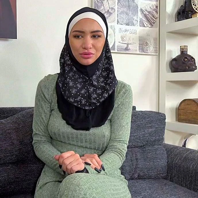 Sofiya Ershova - Arab Milf wants bigger boobs 4K 2160p