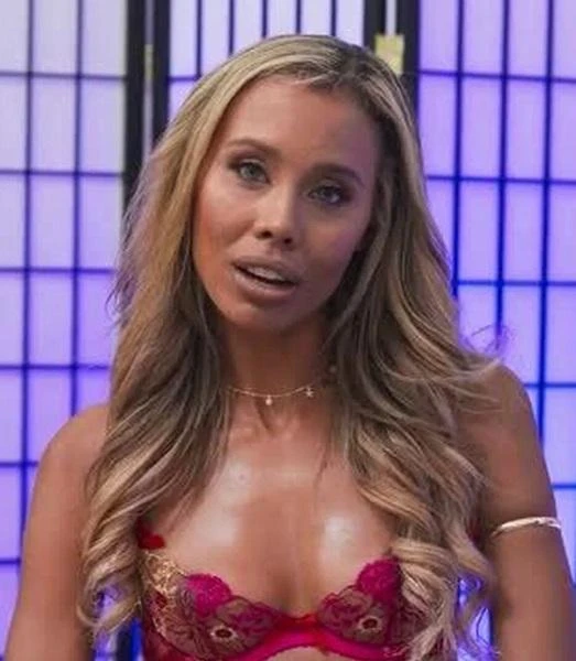 Kylie Le Beau, Toni Ribas - Anal Makes Kylie Squirt FullHD 1080p